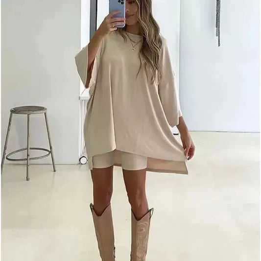 Breezy Lounge Duo – Oversized Shirt & Shorts Set for Ultimate Comfort!
